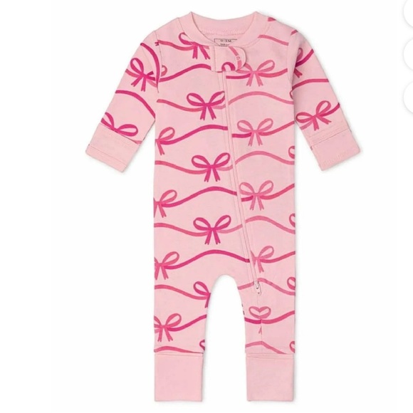 Paris Hilton x Monica + Andy Organic Cotton Baby Ruffle One-Piece and Bib Set - Picture 2 of 3